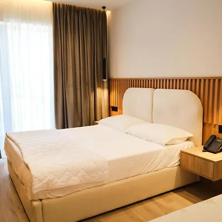 Hotell Albatros & Rrogozhine