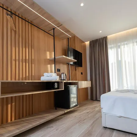 Hotel Albatros & Rrogozhine