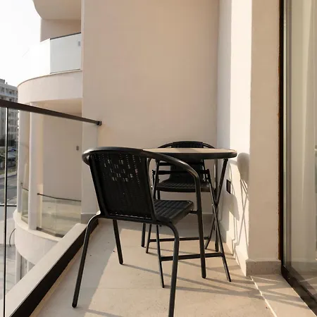 Albatros & 4* Rrogozhine