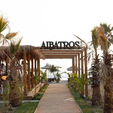호텔 Albatros & Rrogozhine