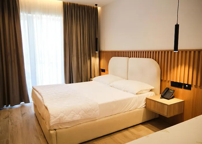 Ξενοδοχείο Albatros & Rrogozhine