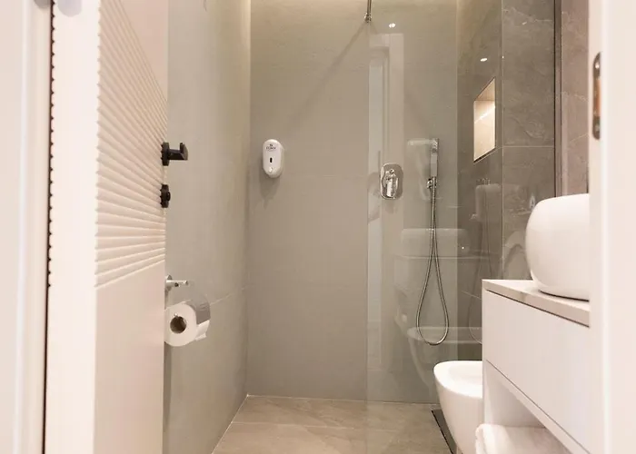 Albatros & Ξενοδοχείο