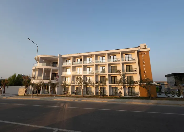 Ξενοδοχείο Albatros & 4*