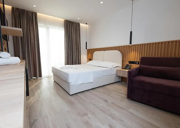 Hotel Albatros & Rrogozhine